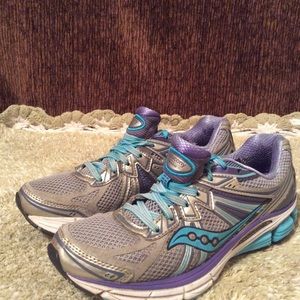 Saucony Women’s Omni 13 Running Shoe Sz 8